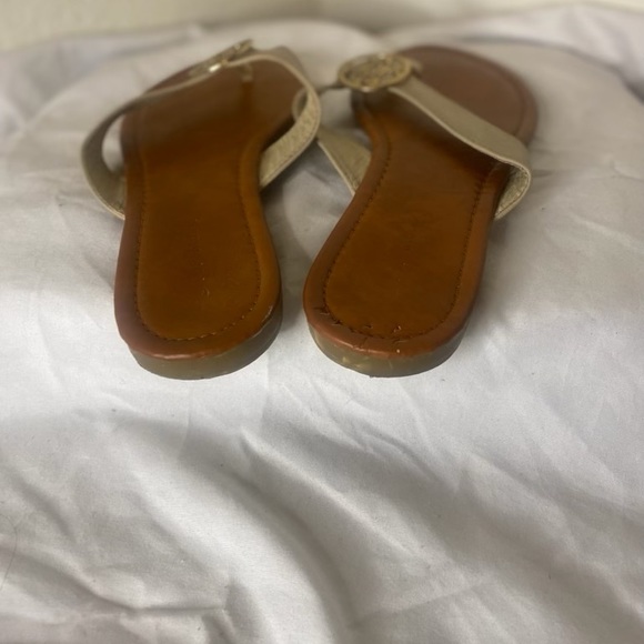 LOT OF SANDALS SIZE 8 - Picture 8 of 9